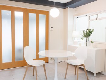 Luminage【ルミナージュ】辻堂 小顔/たるみ/リフトアップ/艶肌/カウンセリングルーム