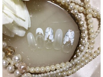 ホワイトフラワーネイル