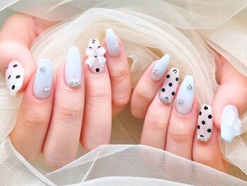 ナイスネイル 博多駅前店(NICE NAIL)の写真/【全メニューオフ込み★パラジェル取扱】潤艶ちゅるんワンカラー ¥4,120/水光マグネット¥4,790[博多]