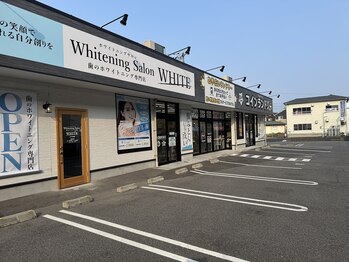 ホワイト 上乃木南店(WHITE)/駐車場