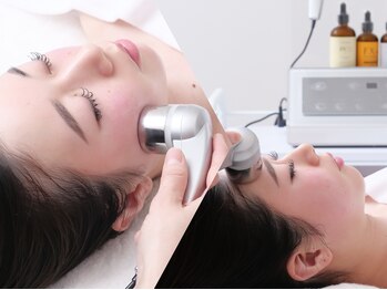 アキュセル ヨウコナース アンド 暢子美容鍼灸(Accu:Cell Youko nurse)/究極リフトアップ