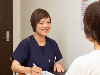 整体ゆうる/施術シーン3