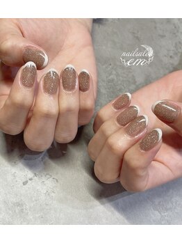 エム(em)/フラッシュ×フレンチ