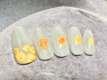 キュント(Qun’t)/ひよこと半熟卵のネイル