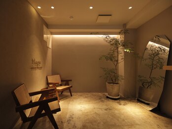 ナグ(Nagu)/待合の様子