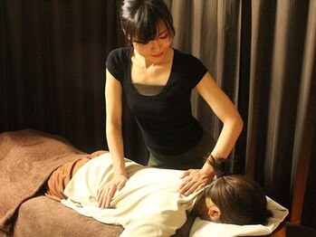 グリーンムーン(Green Moon)の写真/【当店人気NO.1★足つぼ40分×もみほぐし40分】本格リフレクソロジーともみほぐしの組合せで疲れを解消◎