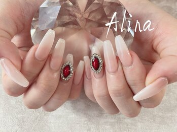 エリナネイルサロン池袋(Alina Nail Salon)の写真/チップ10本長さだし¥8980～◇強度も抜群!韓国パーツなど海外パーツも豊富で抜け感のある手元へ＊池袋駅3分