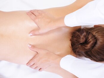 アデル(Adele)/アロマリンパマッサージ