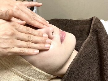 キュアルル(Cure LuLu)の写真/最新美容◇今話題の《水光肌ピーリング》で透明感溢れるツヤ肌に♪施術前後の肌の違いに感動の声多数＊
