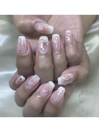 人気定番！チークネイル