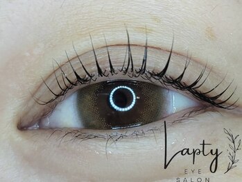 ラプティ(Lapty)の写真/【ラッシュリフト】まつ毛へのダメージを最大限抑えた次世代まつ毛パーマ♪自然なカールで、上品な印象に。