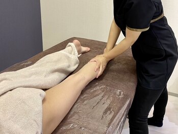 ビジーク(BiSieg)の写真/下半身を集中痩身★スラリと伸びる美脚を目指す、脚の悩みに特化したオールハンド施術♪60分