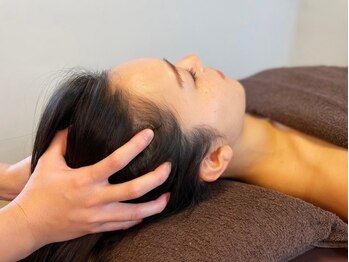 アフェットレガーレ 福岡薬院店(affetto legare)の写真/《日々蓄積される疲労に◎》頭蓋骨調整＆ドライヘッドスパ付き☆ 全身リンパ&小顔コルギ&ヘッド150分