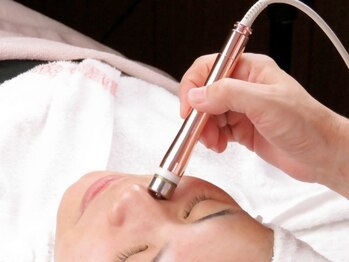 チチ(Chichi)の写真/年齢サインが出やすいホウレイ線やたるみの原因にアプローチ。浸透×矯正で内側から徹底的にリフトケア。