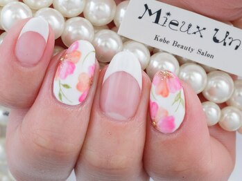 ミューアン(Mieux Un)/お花フレンチネイル