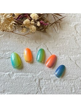 シェール/ビタミンカラーの縦グラデネイル