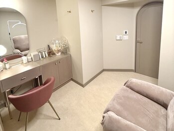 ジェジルアイラッシュ 表参道本店(JAEJIL Eyelash)の写真/【完全個室】周りを気にせずリラックス♪プライベート空間で快適なお時間をお過ごしください [表参道]