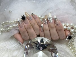 【Miyu】フレンチドットネイル