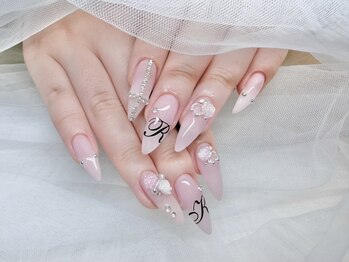 【Ayano】イニシャルネイル