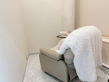 フルールヘアー 千葉(fleur HAIR)の写真/【千葉駅徒歩5分×完全個室】こだわりの上質空間で貴方のキレイをお手伝い♪サロン選びで悩んでいる方も◎