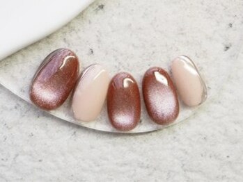 トリトン(triton)の写真/【オフィスでも映える上品さ】指先をキレイに魅せるシンプルマグネットでワンランク上の指先を叶えます♪