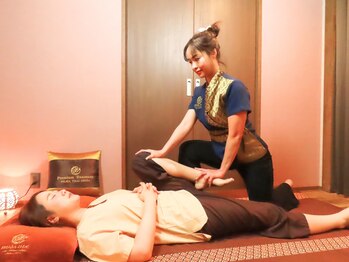 パヤタイトウキョウ 銀座店(PHAYA THAI TOKYO)/ゆっくりと伸ばします