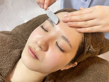 ビューティーシェーブ(Beauty Shave)の写真/【眉シェービング(デザイン料込)￥5500<お顔・耳・襟足含>】理容師がカミソリで行う本格シェービング♪