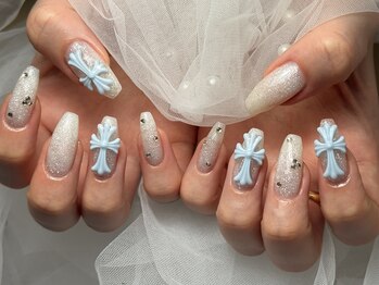 トリー アンド デリー(Toliy&Deliy)の写真/【スカルプ/長さ出し大歓迎★】スラっとした繊細な指先に♪イベント用ネイルで派手目に☆海外パーツ多数！