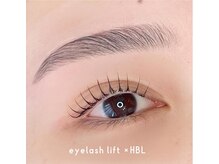 ハリウッドブロウリフトで毛流れを揃える◎HBL 