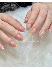 イエローフレンチネイル