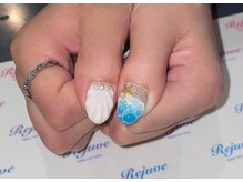 リジュベ(Rejuve)/ホワイトなシェルネイルも可愛い