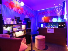 夢の梟の雰囲気（来店客の約7割が女性客。30－50代の方々に人気のサロンです。）