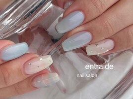 透明感あふれるガーリーネイル◎