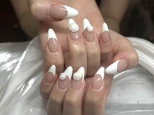ザ ネイル(The Nail)/上品な白フレンチ×3Dフラワー