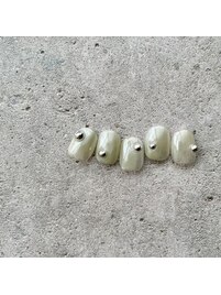 ちゅるちゅるホワイトネイル