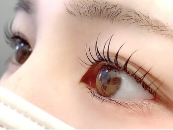 サロンドセイリオス(salon de SEIRIOS)の写真/【NOBIRUラッシュ+まつ毛パーマ¥5800】で自まつ毛から長く綺麗な目元へ♪まつ毛パーマの持ちの良さが人気★