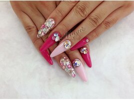 長さ出し　ピンクビジューネイル
