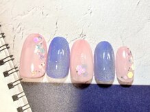 キュント(Qun’t)/マグネットとホログラムのネイル