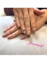 シンプルビジューネイル