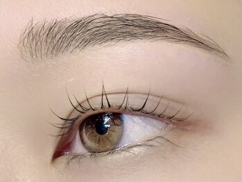 フリーク バイ シュリット 渋谷(fleek! by schritt)の写真/【21時まで営業】スピーディ&丁寧な施術が人気のサロン★貴方だけの似合わせデザインで毎朝のメイクを楽に!