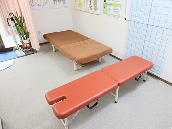 健康カイロ ヤマダ(YAMADA)/内観:施術台