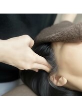 デジストラボ 外苑前/5. 側頭～後頭部付け根