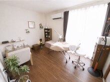 ビューティー サロン アーラ(ala)の雰囲気（個室空間の心地いいベッド♪）