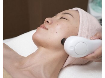 ハートアンドボディ 烏丸店(Heart&Body)の写真/たるみ、くすみ、疲れ顔改善に◎全顔どこでも導入OK【水素フェイシャル】80分／初回8250円