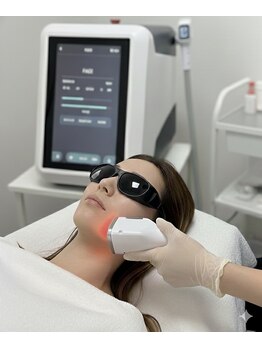 ケーエピ 長居(K-epi)/施術シーン(フェイシャル顔)