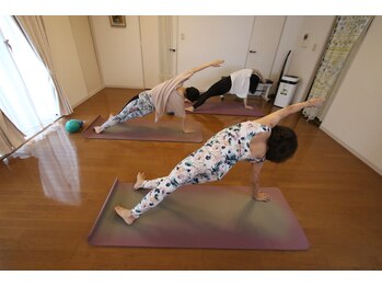 クレア/ピラティスレッスン