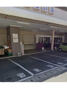 リード(LEAD)/駐車場の場所