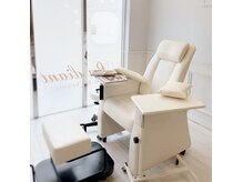 ラディアント 学芸大学(Radiant)の雰囲気（HAND&FOOT同時施術も可能です。白を基調にした明るい空間☆）