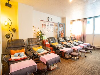 安心楽 栄店/足裏マッサージのチェア