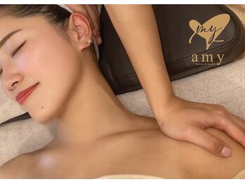 エイミー(Amy)の写真/頑張る自分にご褒美！肩こり癒しで首元スッキリ、痛気持ちいい施術でたるみケアも◎